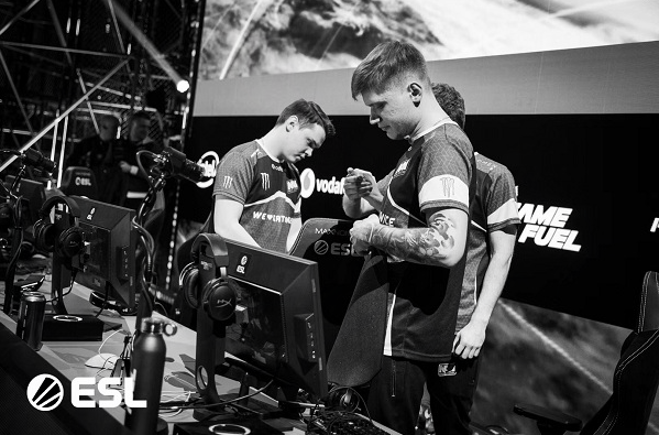 也显示出社 也显示出社